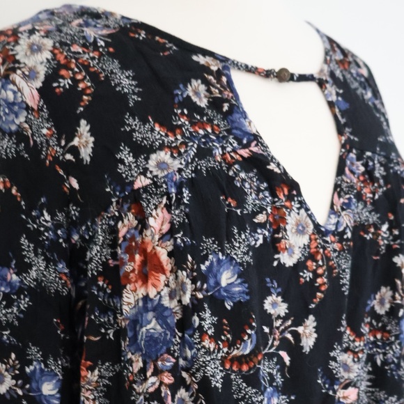 American Eagle Outfitters Long Sleeve Navy Blouse with Floral Pattern Medium (M) - Picture 2 of 7